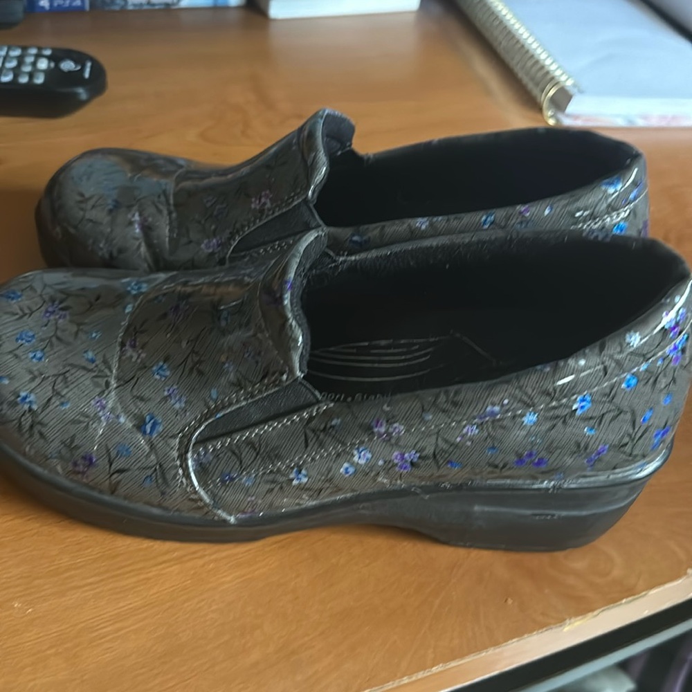 Nurses shoes